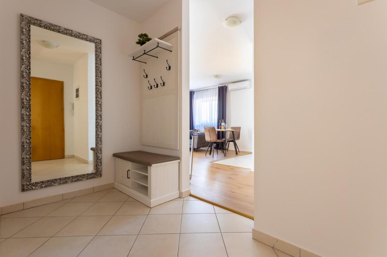 Apartment Demo Малинска Екстериор снимка