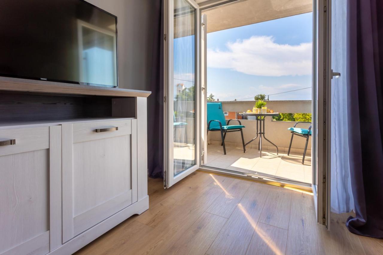 Apartment Demo Малинска Екстериор снимка
