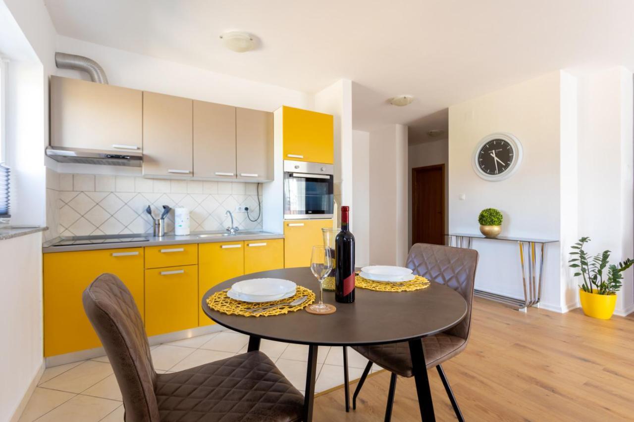 Apartment Demo Малинска Екстериор снимка
