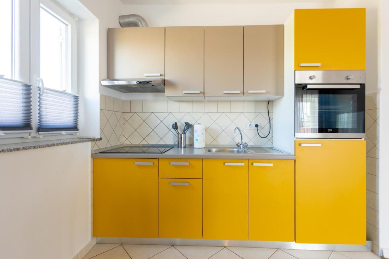 Apartment Demo Малинска Екстериор снимка