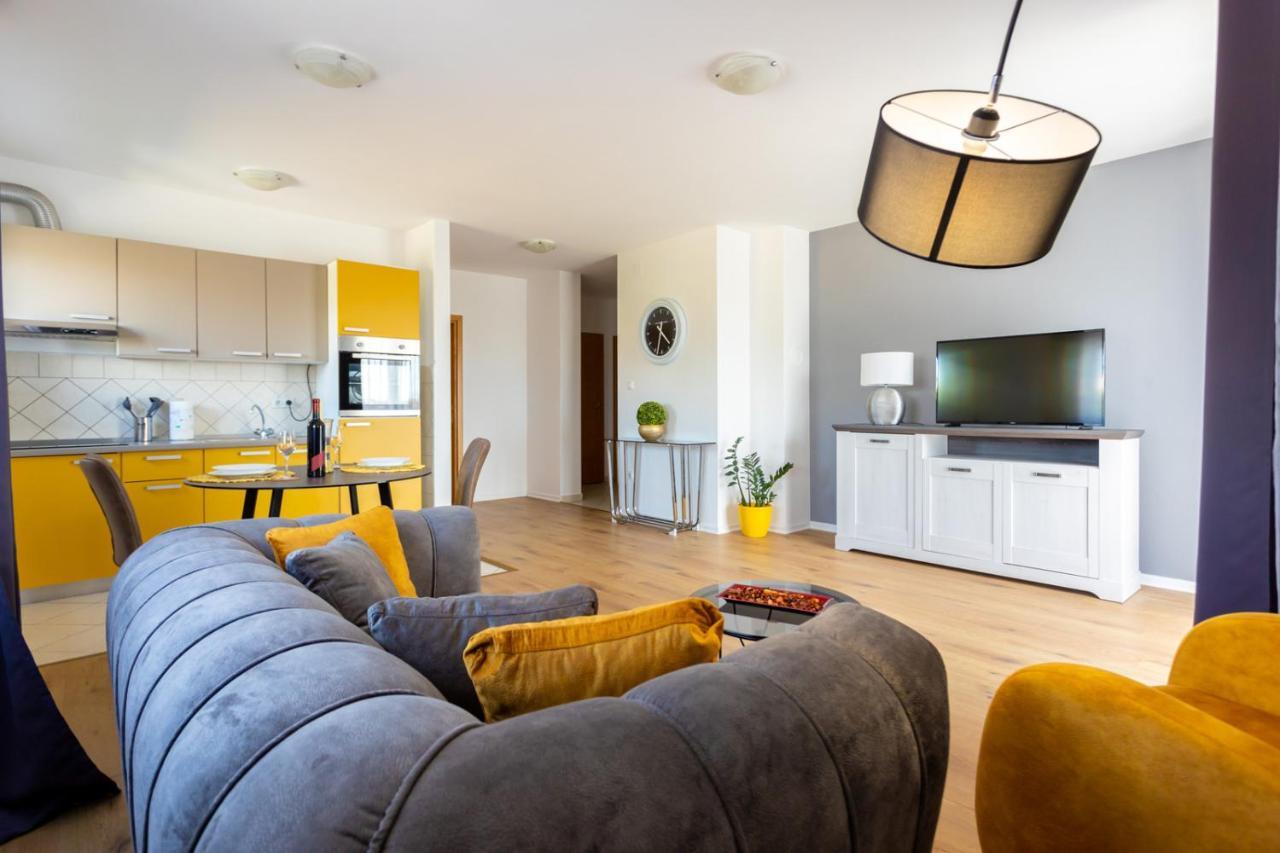 Apartment Demo Малинска Екстериор снимка
