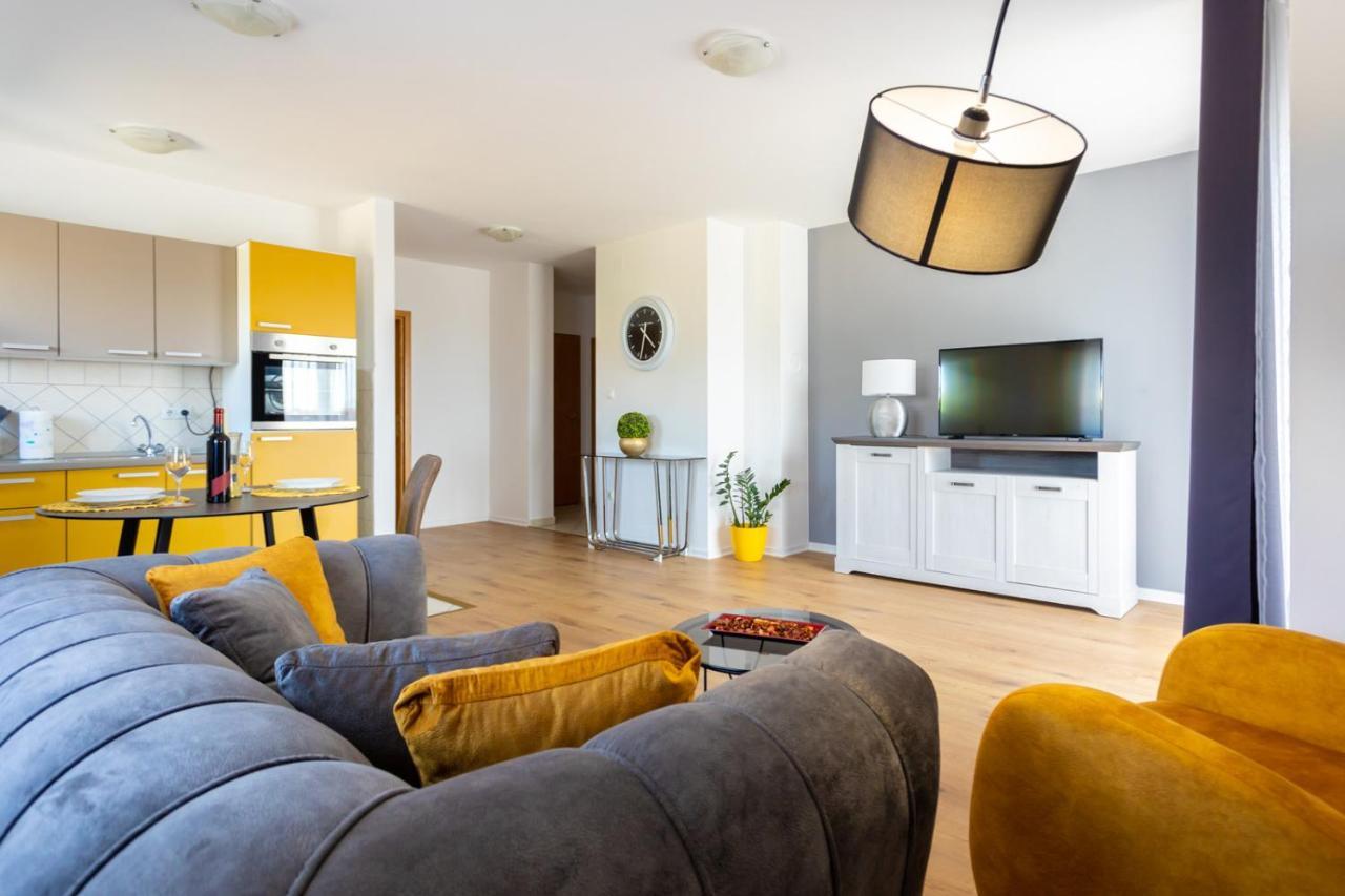 Apartment Demo Малинска Екстериор снимка