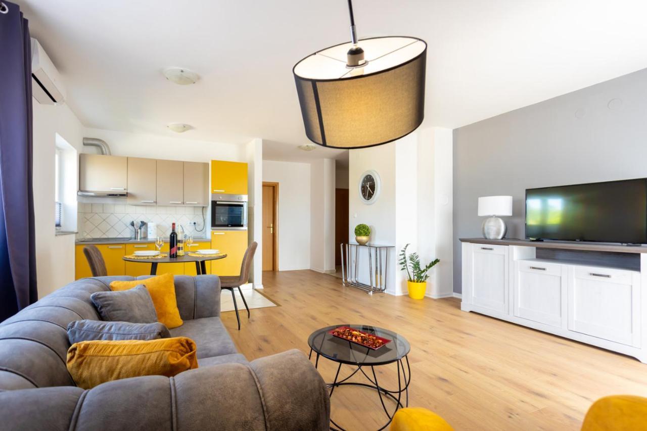 Apartment Demo Малинска Екстериор снимка